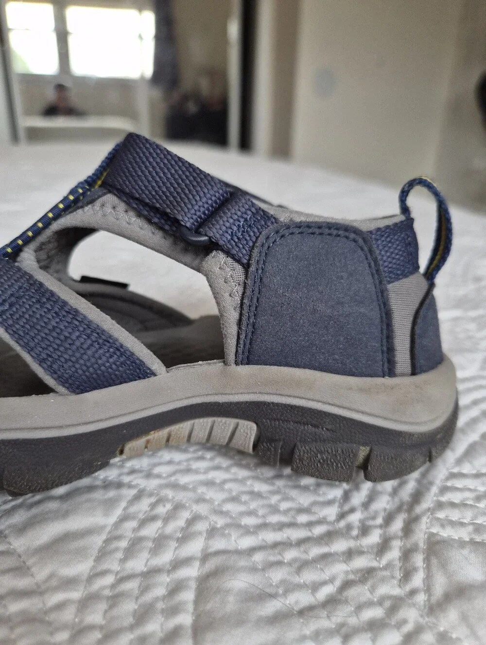 VGUC Keen Venice H2 Kid Navy Grey Boys 13 Waterproof